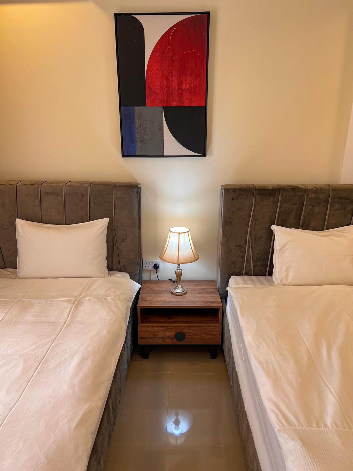 Apartamento Alhamra Horizons Al Ḩamrāʼ Exterior foto