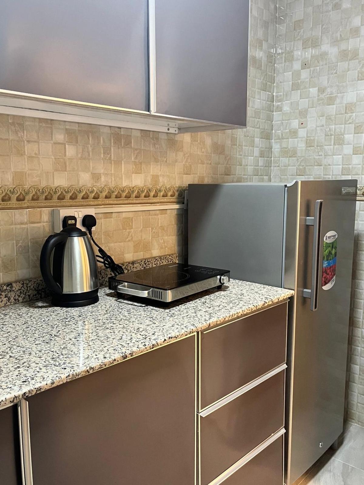 Apartamento Alhamra Horizons Al Ḩamrāʼ Exterior foto