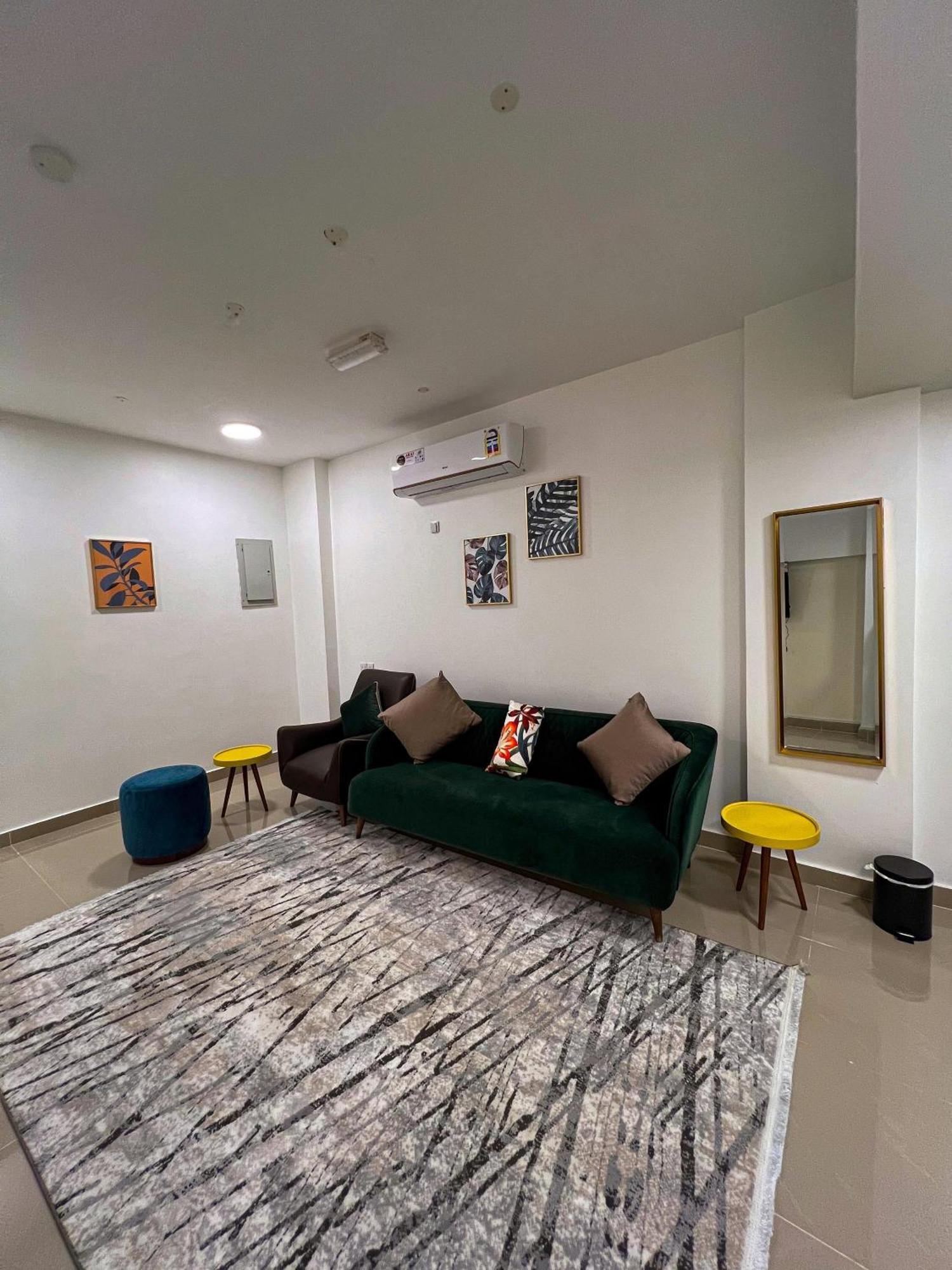 Apartamento Alhamra Horizons Al Ḩamrāʼ Exterior foto