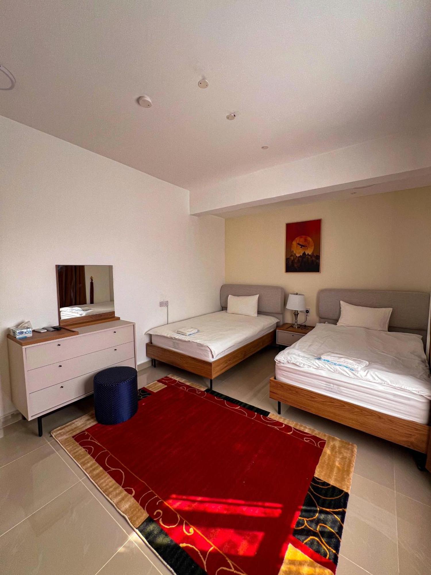 Apartamento Alhamra Horizons Al Ḩamrāʼ Exterior foto